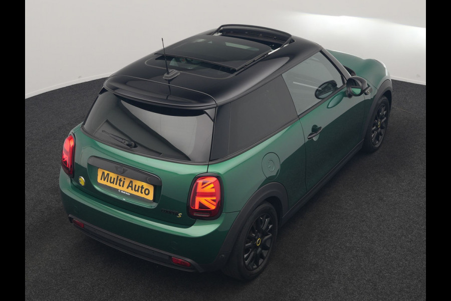 MINI Electric Cooper SE 33 kWh 184pk Dealer O.H. | Panodak | Head Up | Warmtepomp | Camera | Harman / Kardon | Lederen Sportstoelen Verwarmd | Sfeerverlichting | Keyless | Apple Carplay | Navigatie | DAB |