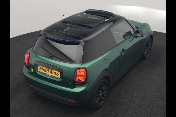 MINI Electric Cooper SE 33 kWh 184pk Dealer O.H. | Panodak | Head Up | Warmtepomp | Camera | Harman / Kardon | Lederen Sportstoelen Verwarmd | Sfeerverlichting | Keyless | Apple Carplay | Navigatie | DAB |