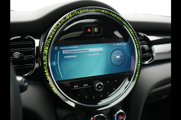 MINI Electric Cooper SE 33 kWh 184pk Dealer O.H. | Panodak | Head Up | Warmtepomp | Camera | Harman / Kardon | Lederen Sportstoelen Verwarmd | Sfeerverlichting | Keyless | Apple Carplay | Navigatie | DAB |