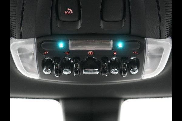 MINI Electric Cooper SE 33 kWh 184pk Dealer O.H. | Panodak | Head Up | Warmtepomp | Camera | Harman / Kardon | Lederen Sportstoelen Verwarmd | Sfeerverlichting | Keyless | Apple Carplay | Navigatie | DAB |