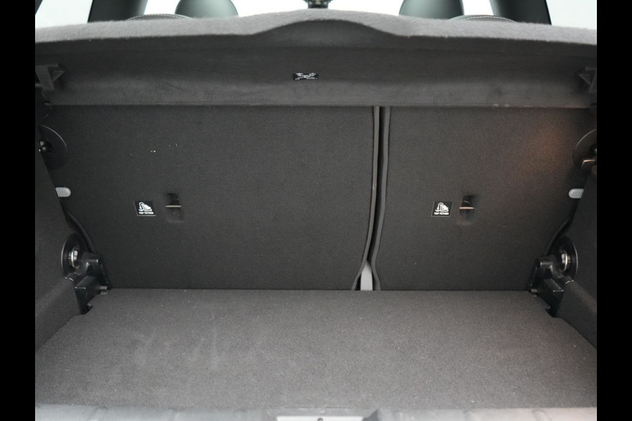 MINI Electric Cooper SE 33 kWh 184pk Dealer O.H. | Panodak | Head Up | Warmtepomp | Camera | Harman / Kardon | Lederen Sportstoelen Verwarmd | Sfeerverlichting | Keyless | Apple Carplay | Navigatie | DAB |