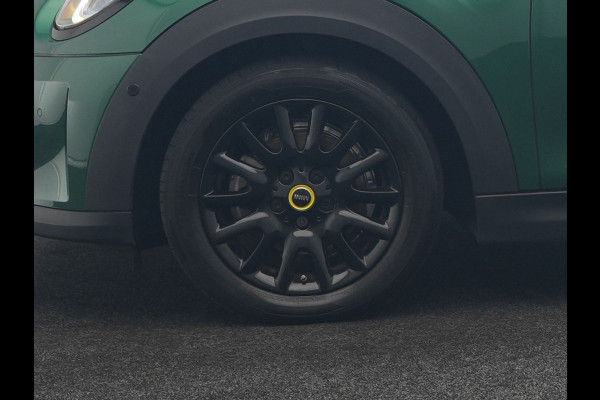 MINI Electric Cooper SE 33 kWh 184pk Dealer O.H. | Panodak | Head Up | Warmtepomp | Camera | Harman / Kardon | Lederen Sportstoelen Verwarmd | Sfeerverlichting | Keyless | Apple Carplay | Navigatie | DAB |