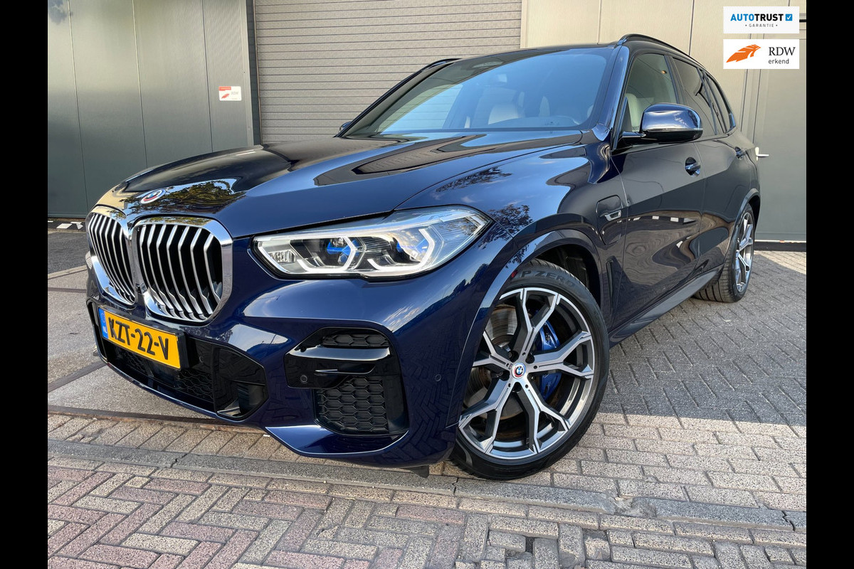 BMW X5 XDrive45e High Executive Laser B&W Panorama Premium Occasion 2 jaar garantie bij BMW