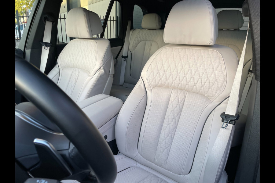 BMW X5 XDrive45e High Executive Laser B&W Panorama Premium Occasion 2 jaar garantie bij BMW