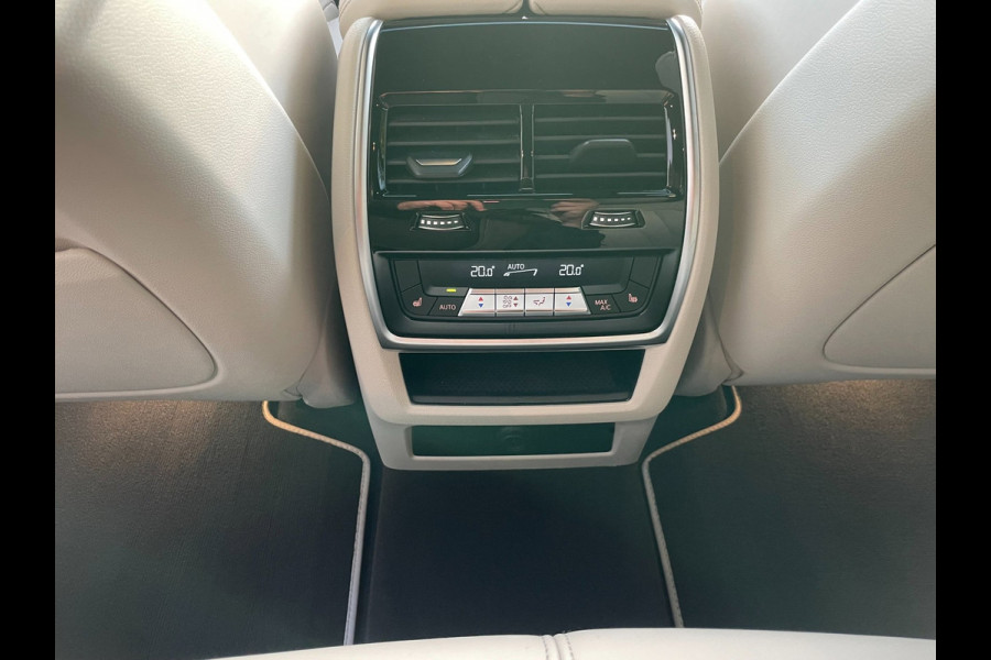 BMW X5 XDrive45e High Executive Laser B&W Panorama Premium Occasion 2 jaar garantie bij BMW