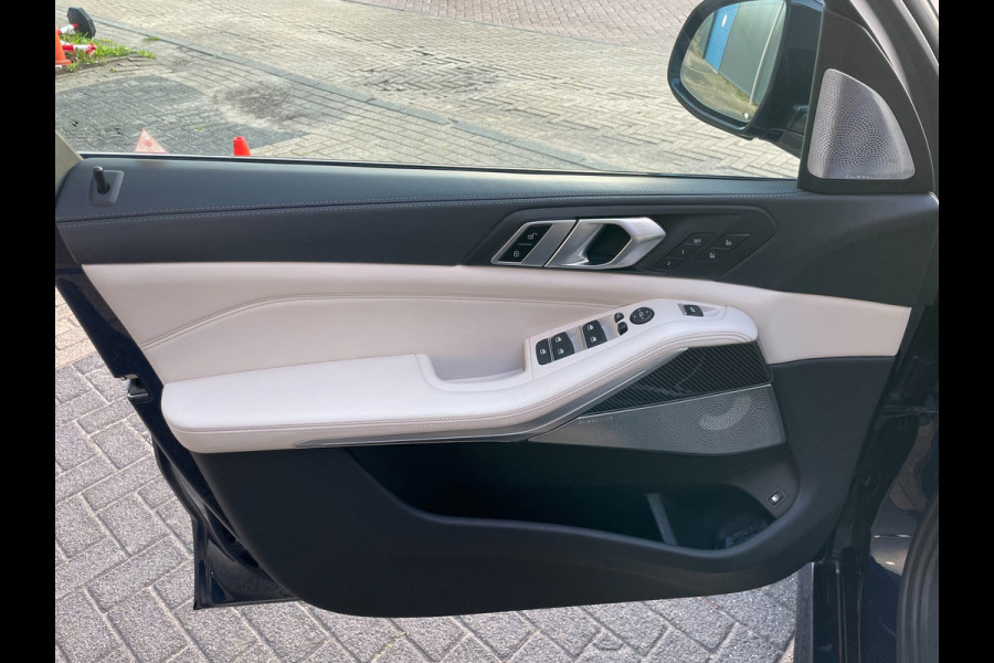 BMW X5 XDrive45e High Executive Laser B&W Panorama Premium Occasion 2 jaar garantie bij BMW
