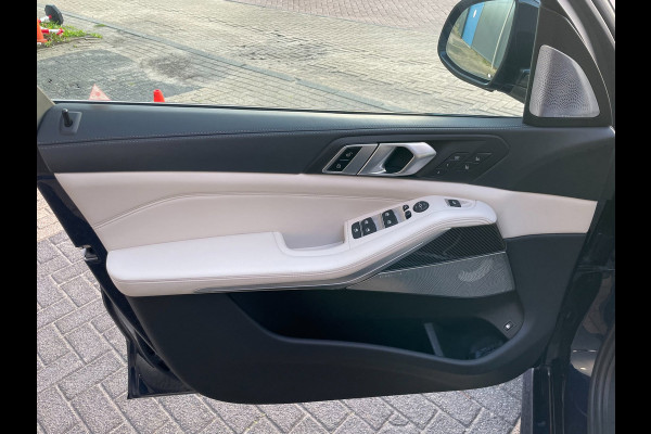 BMW X5 XDrive45e High Executive Laser B&W Panorama Premium Occasion 2 jaar garantie bij BMW