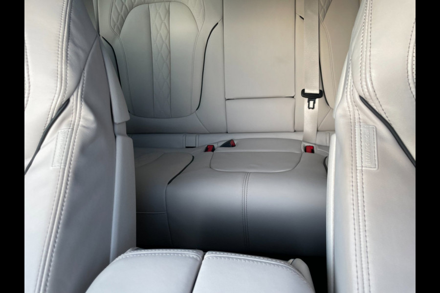 BMW X5 XDrive45e High Executive Laser B&W Panorama Premium Occasion 2 jaar garantie bij BMW