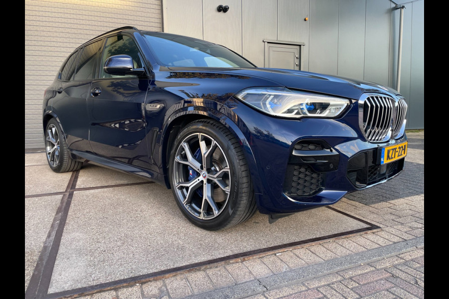 BMW X5 XDrive45e High Executive Laser B&W Panorama Premium Occasion 2 jaar garantie bij BMW