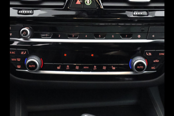 BMW 5 Serie Touring 530e Business Edition Plus M-Pakket | Stoelverwarming | Harman Kardon | Schuif-/Kanteldak | 1e eigenaar |