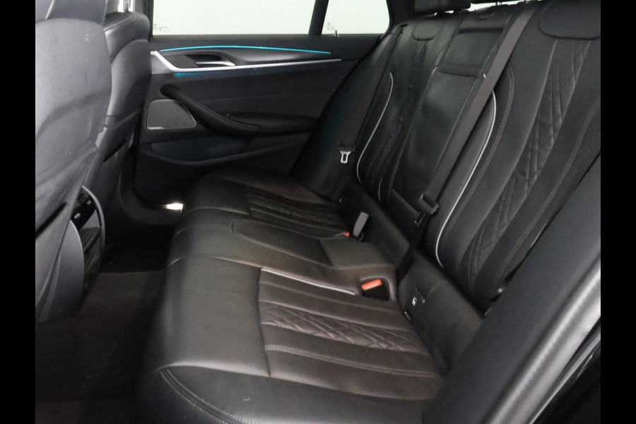 BMW 5 Serie Touring 530e Business Edition Plus M-Pakket | Stoelverwarming | Harman Kardon | Schuif-/Kanteldak | 1e eigenaar |