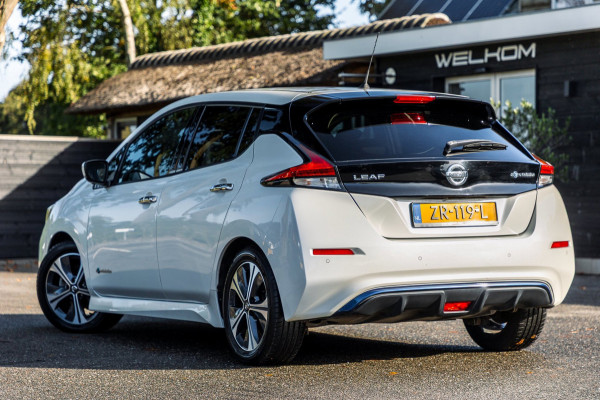 Nissan Leaf N-Connecta 40 kWh I 87% SOH I Dealeronderhouden I camera I
