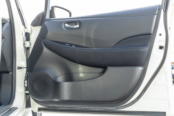 Nissan Leaf N-Connecta 40 kWh I 87% SOH I Dealeronderhouden I camera I