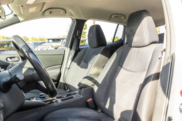 Nissan Leaf N-Connecta 40 kWh I 87% SOH I Dealeronderhouden I camera I