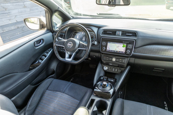 Nissan Leaf N-Connecta 40 kWh I 87% SOH I Dealeronderhouden I camera I