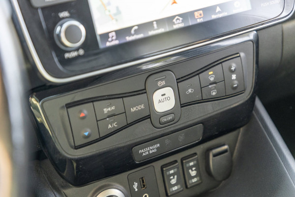 Nissan Leaf N-Connecta 40 kWh I 87% SOH I Dealeronderhouden I camera I