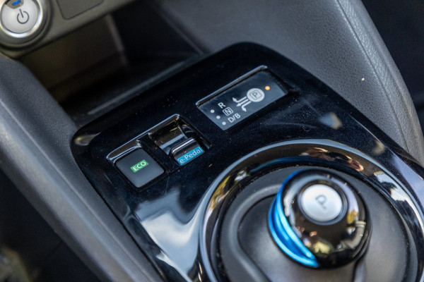 Nissan Leaf N-Connecta 40 kWh I 87% SOH I Dealeronderhouden I camera I