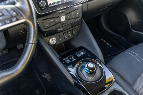 Nissan Leaf N-Connecta 40 kWh I 87% SOH I Dealeronderhouden I camera I