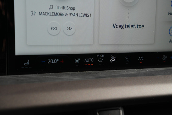 Ford E-Transit Courier Trend 46 kWh 136pk - Stoel/Stuurverwarming - Vloerplaat - Camera - Cruise - Carplay/Android - Rijklaar