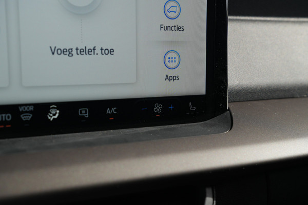 Ford E-Transit Courier Trend 46 kWh 136pk - Stoel/Stuurverwarming - Vloerplaat - Camera - Cruise - Carplay/Android - Rijklaar