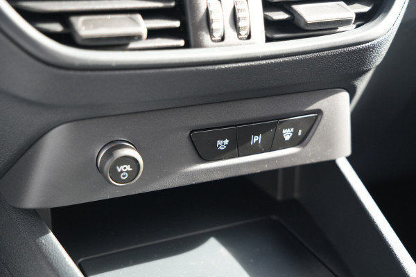 Ford E-Transit Courier Trend 46 kWh 136pk - Stoel/Stuurverwarming - Vloerplaat - Camera - Cruise - Carplay/Android - Rijklaar