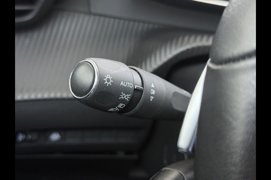 Peugeot 208 5Drs 101PK Automaat GT Pack 3D-Navi 360°Camera Stoelverwarming Apple Carplay Android Auto Ecc Pdc Privacy Glas Lmv Led Isofix DAB Bluetooth Keyless