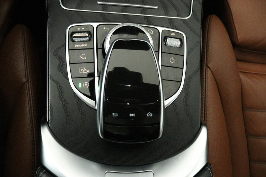 Mercedes-Benz C-Klasse Estate 200 Premium Plus Pack (PANORAMADAK, CAMERA, STOELVERWARMING, ELEKTR STOELEN, NAVIGATIE)