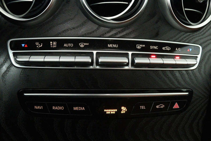 Mercedes-Benz C-Klasse Estate 200 Premium Plus Pack (PANORAMADAK, CAMERA, STOELVERWARMING, ELEKTR STOELEN, NAVIGATIE)