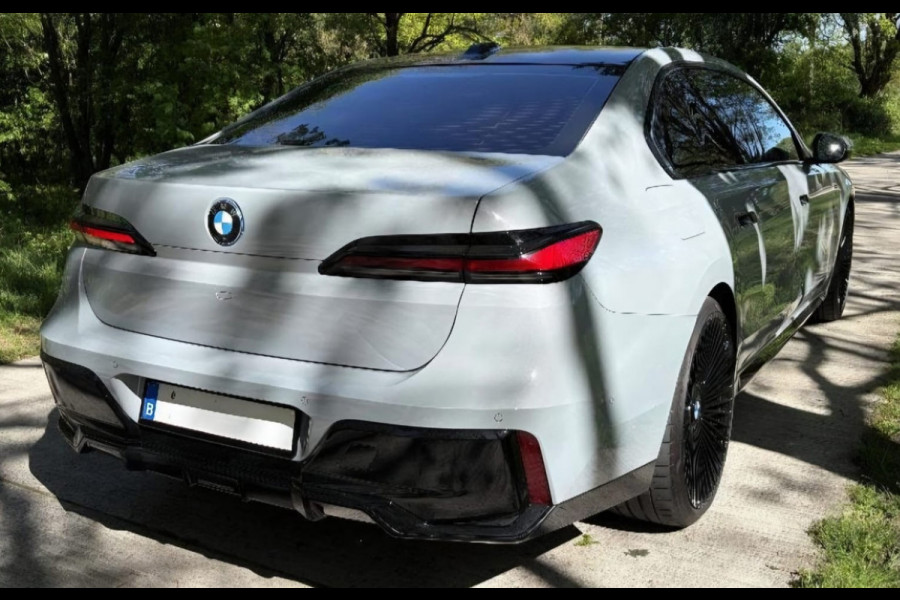 BMW i7 EDrive50 106 kWh | Brooklyn Grau | Driving Assistant Professional | Iconic Glow | 22INCH | Bowers & Wilkins | HuD | Veganza