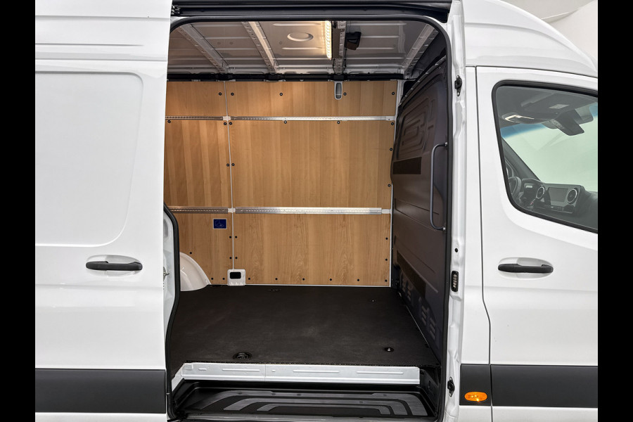Mercedes-Benz Sprinter 317 CDI L2H2 RWD Automaat Led Camera Betimmering Luchtgeveerde stoel 24m Certified garantie