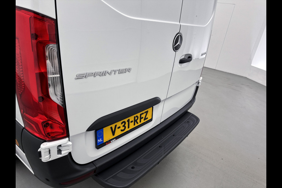 Mercedes-Benz Sprinter 317 CDI L2H2 RWD Automaat Led Camera Betimmering Luchtgeveerde stoel 24m Certified garantie