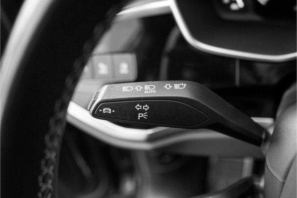Audi Q3 Sportback 35 TFSI S Edition Pano Camera Keyless 21"