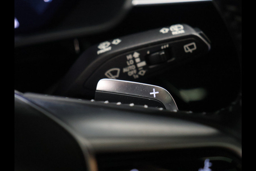 Audi e-tron 55 quattro Business edition Plus 95 kWh [SCHUIFKANTELDAK, APPLE CARPLAY, ANDROID,  ADAPTIVE CRUISE CONTROL, STOELVERWARMING, MEMORY SEATS, DIGITAL DASH, PDC V+A, LEDER, ELEKTRISCHE ACHTERKLEP, NAVIGATIE, CLIMATE CONTROL, NIEUWSTAAT