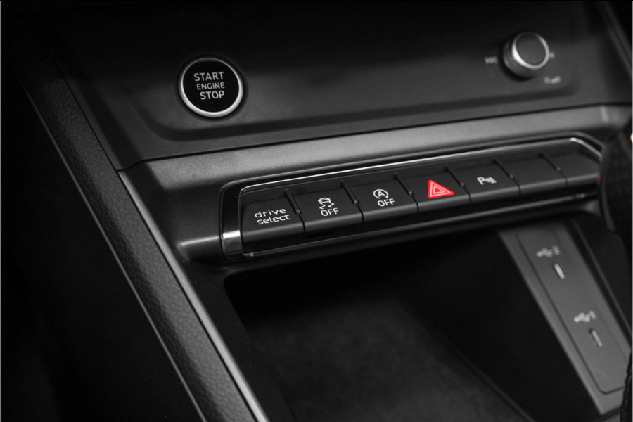 Audi Q3 Sportback 35 TFSI S Edition Pano Camera Keyless 21"