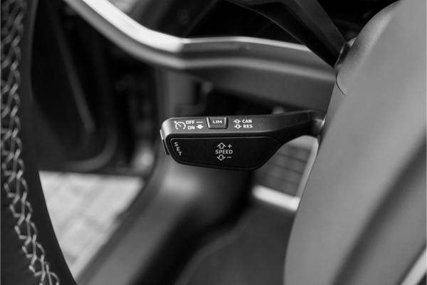 Audi Q3 Sportback 35 TFSI S Edition Pano Camera Keyless 21"