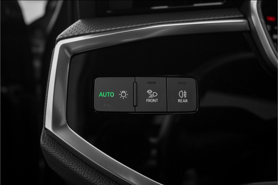 Audi Q3 Sportback 35 TFSI S Edition Pano Camera Keyless 21"