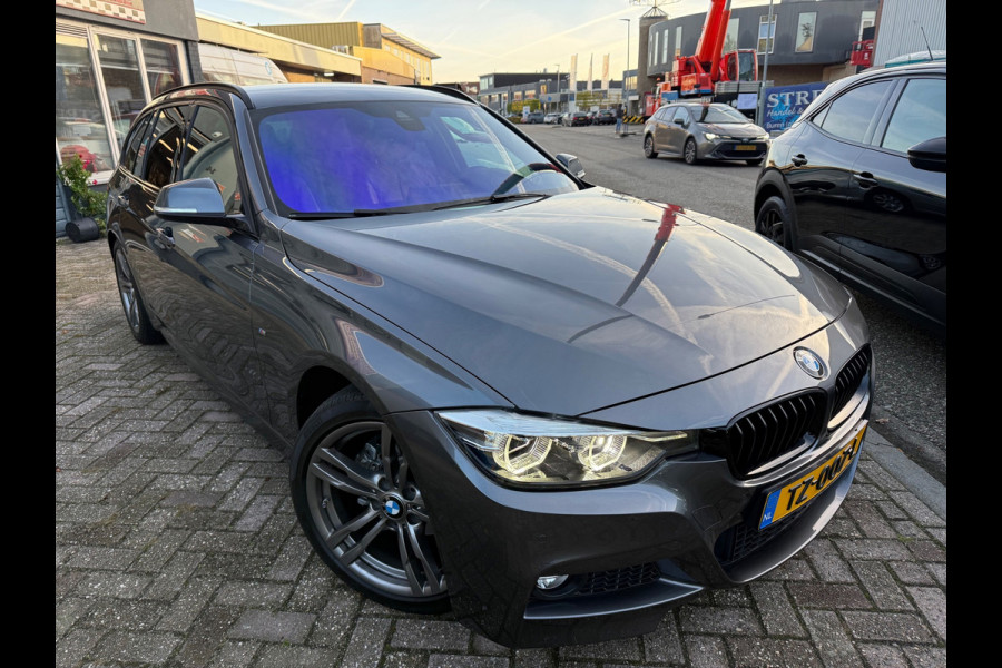 BMW 3 Serie Touring 320i 2018 M-SPORT LEDER NAP LUXE CARPLAY