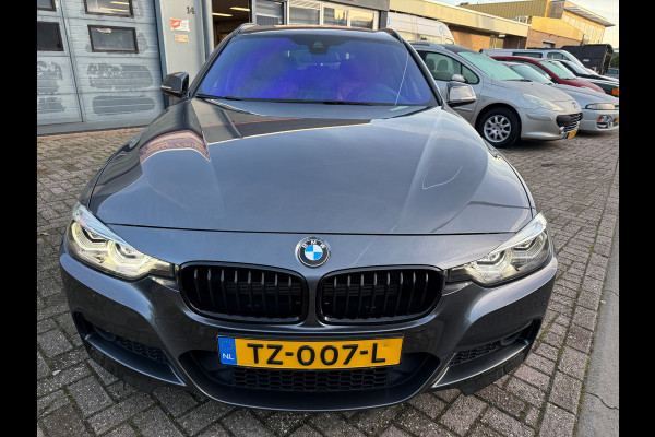 BMW 3 Serie Touring 320i 2018 M-SPORT LEDER NAP LUXE CARPLAY