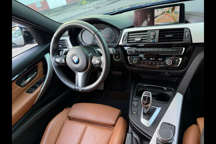 BMW 3 Serie Touring 320i 2018 M-SPORT LEDER NAP LUXE CARPLAY