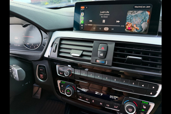 BMW 3 Serie Touring 320i 2018 M-SPORT LEDER NAP LUXE CARPLAY
