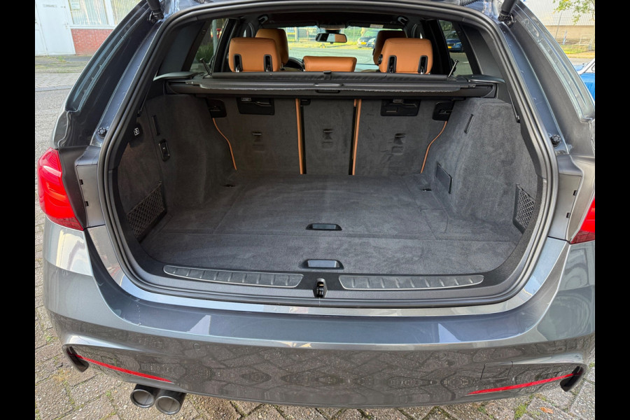 BMW 3 Serie Touring 320i 2018 M-SPORT LEDER NAP LUXE CARPLAY
