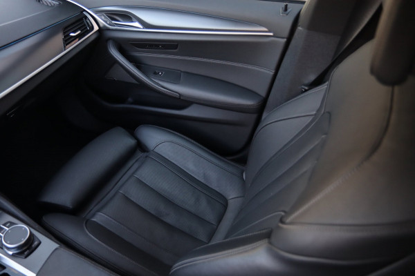 BMW 5 Serie 530e High Executive M Sport / PANO / HK / 360 / MEMORY / LEDER