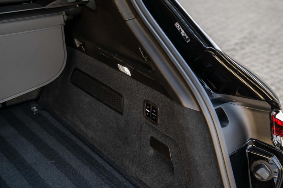 Porsche Cayenne 3.0 E-Hybrid Sport-Design Sportuitlaat Display