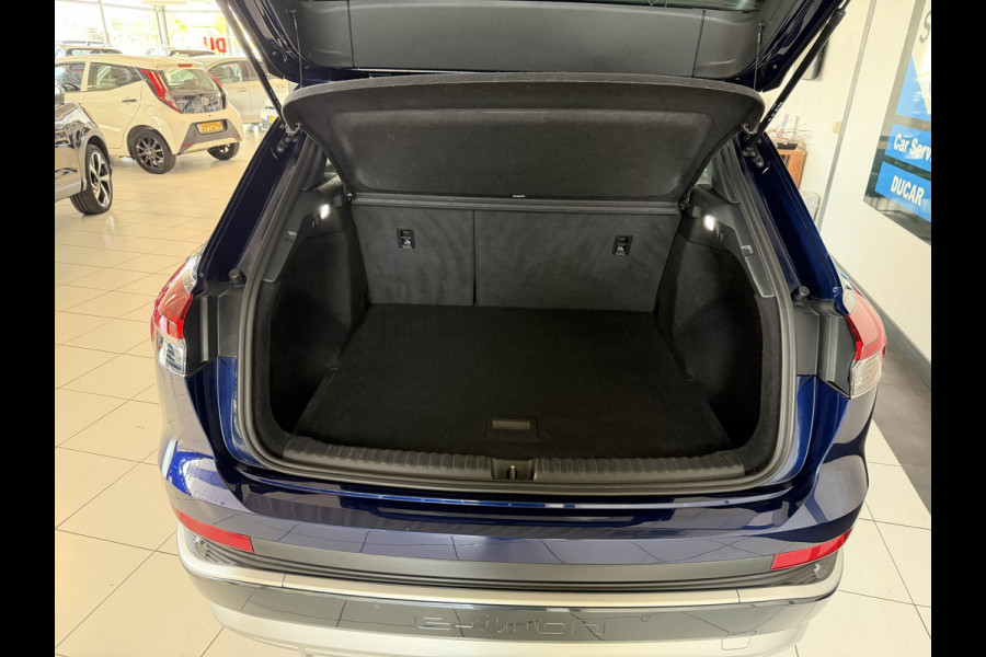 Audi Q4 e-tron 40 Launch edition S Competition 77 kWh Panoramadak / Carplay / Adaptive Cruise / HUD /