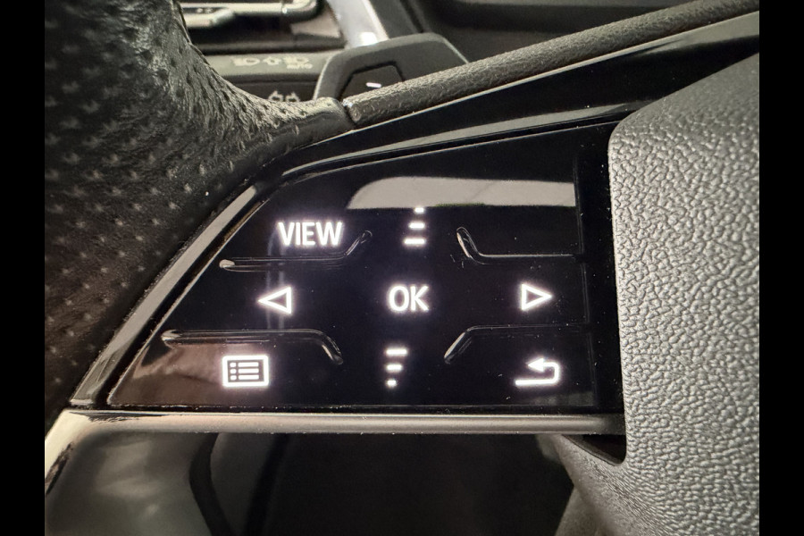 Audi Q4 e-tron 40 Launch edition S Competition 77 kWh Panoramadak / Carplay / Adaptive Cruise / HUD /
