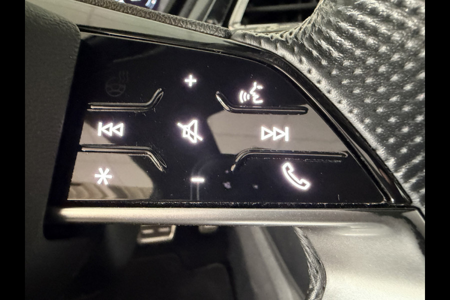 Audi Q4 e-tron 40 Launch edition S Competition 77 kWh Panoramadak / Carplay / Adaptive Cruise / HUD /