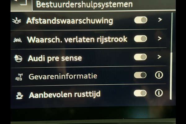 Audi Q4 e-tron 40 Launch edition S Competition 77 kWh Panoramadak / Carplay / Adaptive Cruise / HUD /