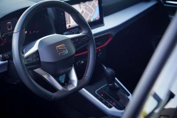Seat Arona 1.0 EcoTSI FR Anniversary Aut / Carplay / Virtual / Stoelverwarming