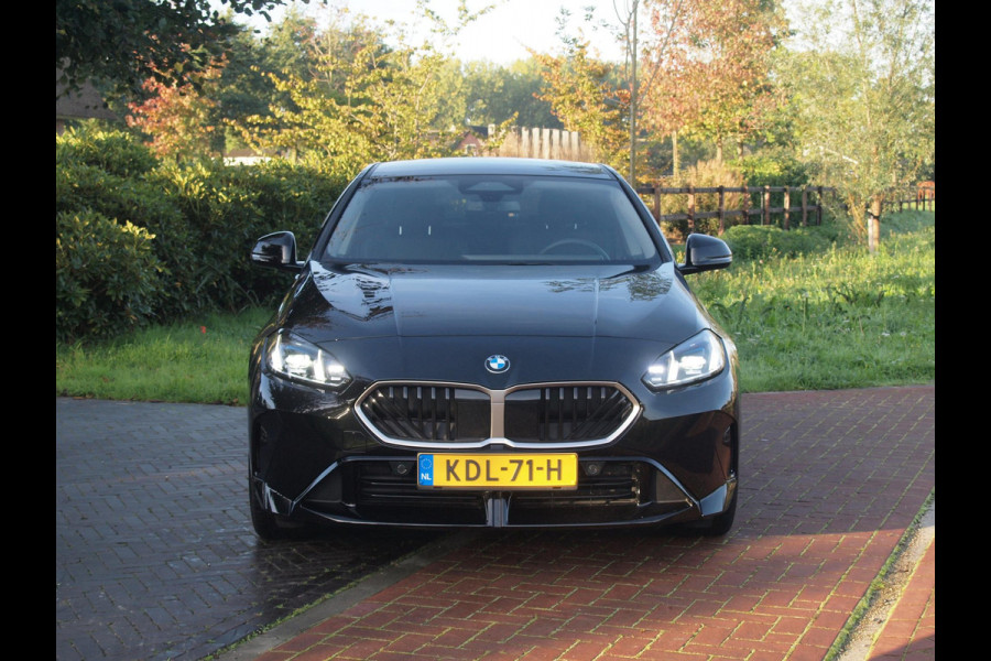 BMW 2 Serie Gran Coupé 220 M Sport Design Edition | Dealergarantie t/m 04-2029 | Camera | Sfeerverlichting | Apple Carplay | NL-Auto |