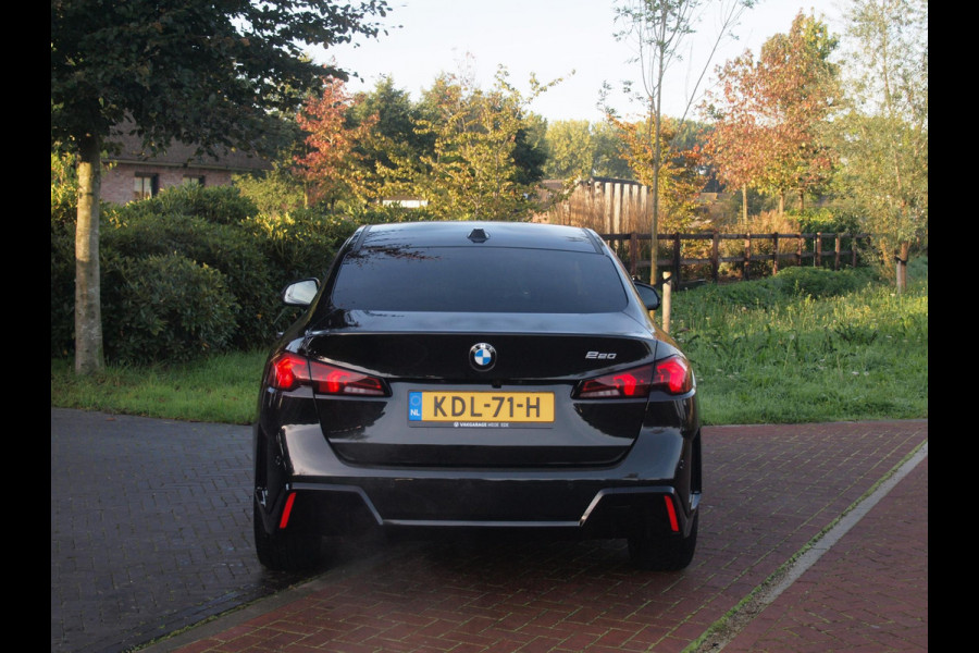 BMW 2 Serie Gran Coupé 220 M Sport Design Edition | Dealergarantie t/m 04-2029 | Camera | Sfeerverlichting | Apple Carplay | NL-Auto |